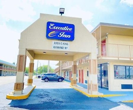 Executive Inn Kingsville Εξωτερικό φωτογραφία